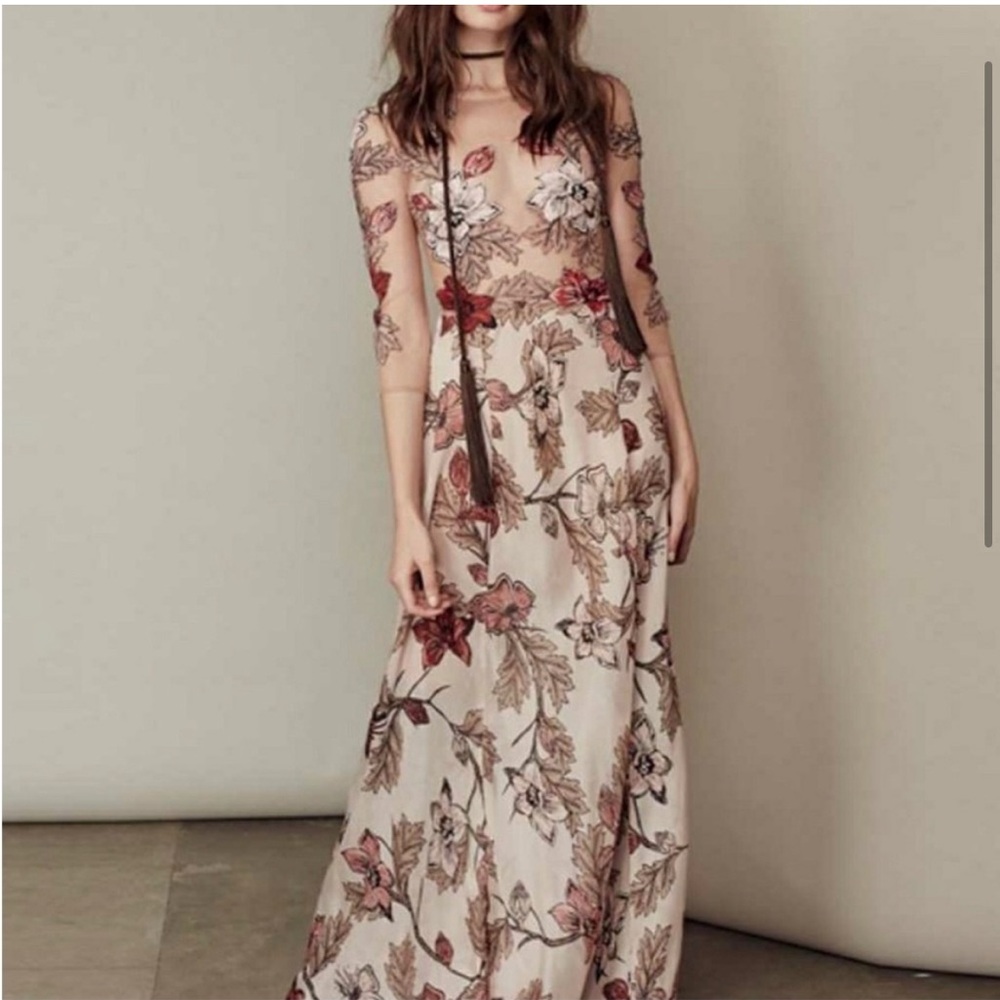 For love and lemons Sierra maxi dress in blush floral. Size XS - Picture 2 of 9